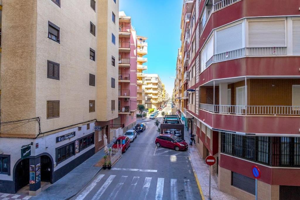 Studio Torravieja On Playa Del Cura Torrevieja Exteriör bild