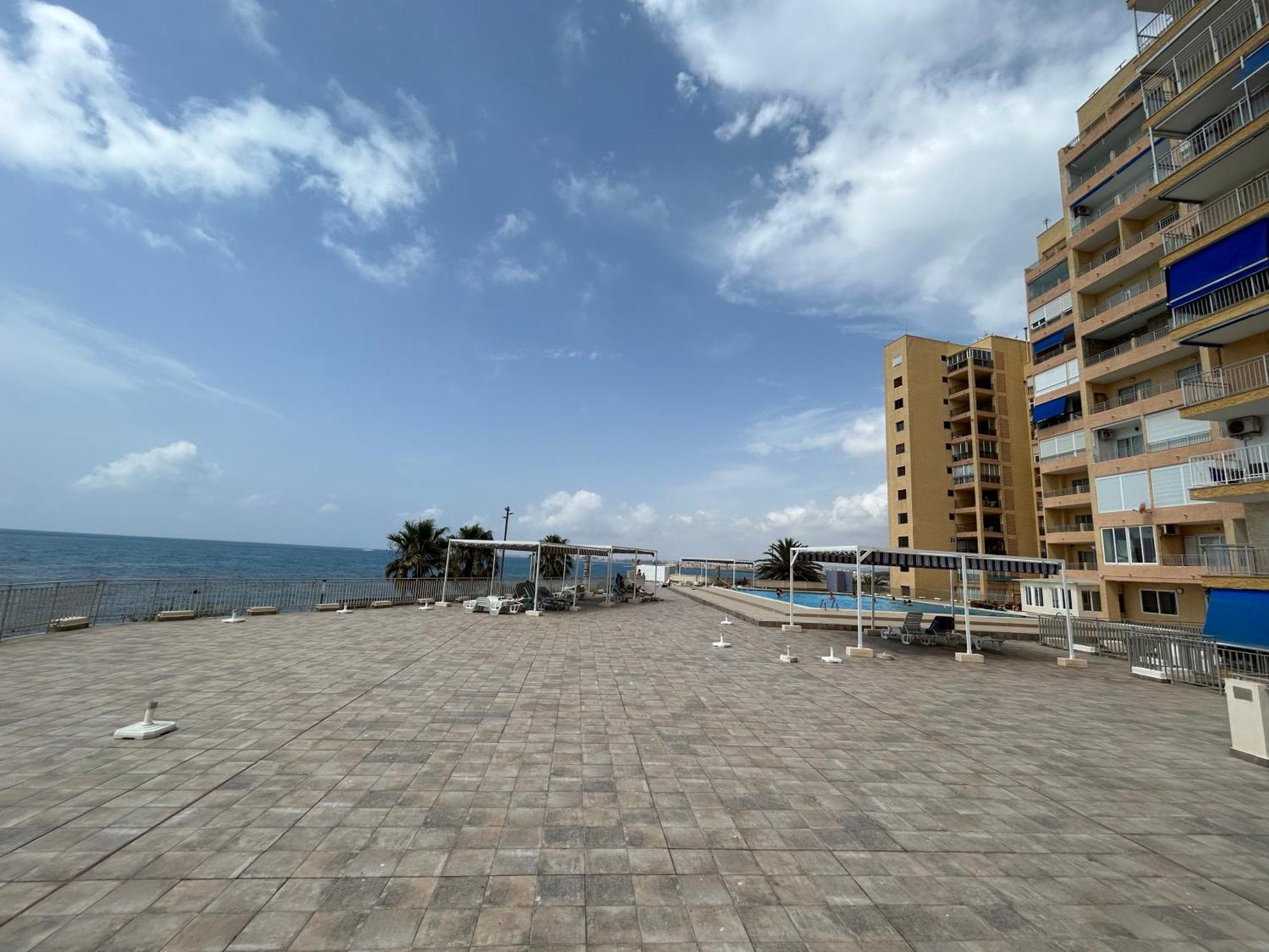 Studio Torravieja On Playa Del Cura Torrevieja Exteriör bild